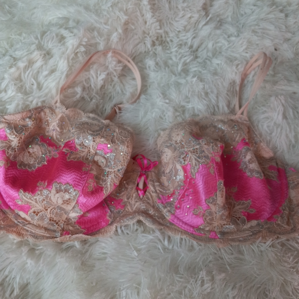 Victoria secret bar size38DD